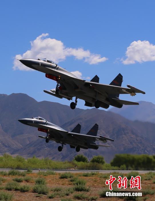 Entrenamientos de aviones de combate