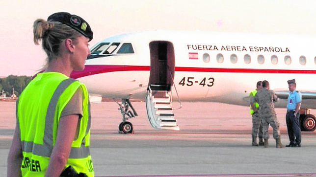 El Ejército espa?ol custodia las dos cajas negras del avión de Swiftair