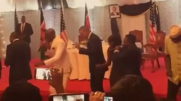 Obama baila el ?Gangnam Style? keniano arrasando en YouTube