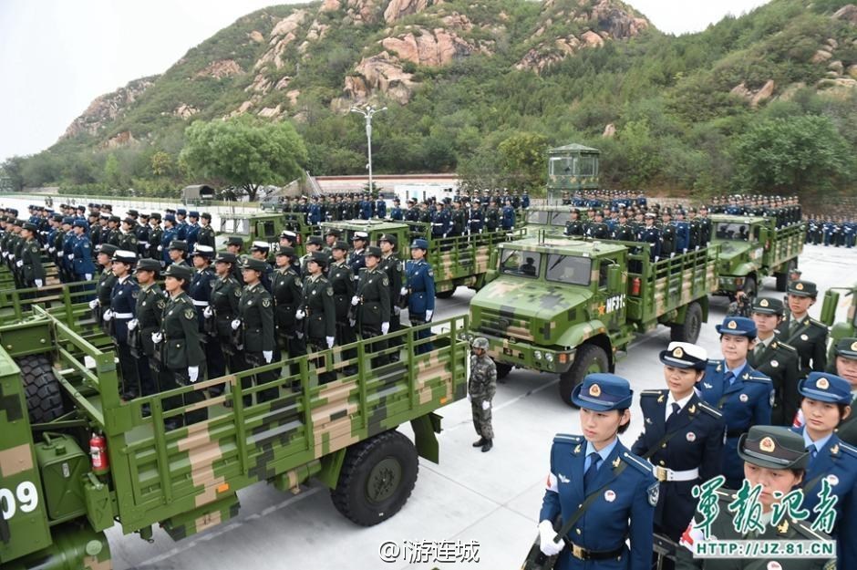 Fotos de soldados en el entrenamiento para el desfile militar