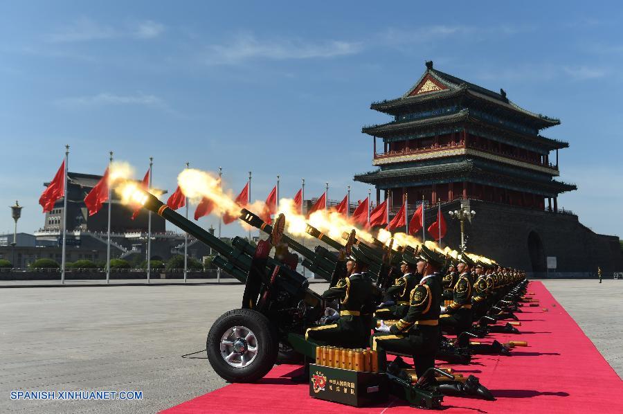 Salva de 70 ca?onazos da comienzo a celebraciones de Día de la Victoria de China