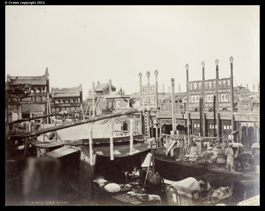 Mercado junto a Dongsi Pailou, Pekín. [Foto/Archivo Nacional, Londres]