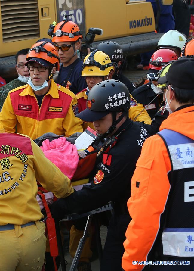 Rescatan a 4 personas dos días después de fuerte sismo en Taiwan