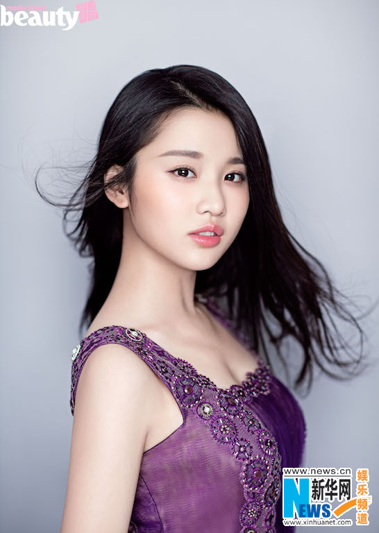 Actriz Zhang Huiwen posa para Marie Claire Beauty