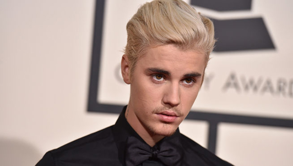 Justin Bieber provoca la furia de los fans de Prince