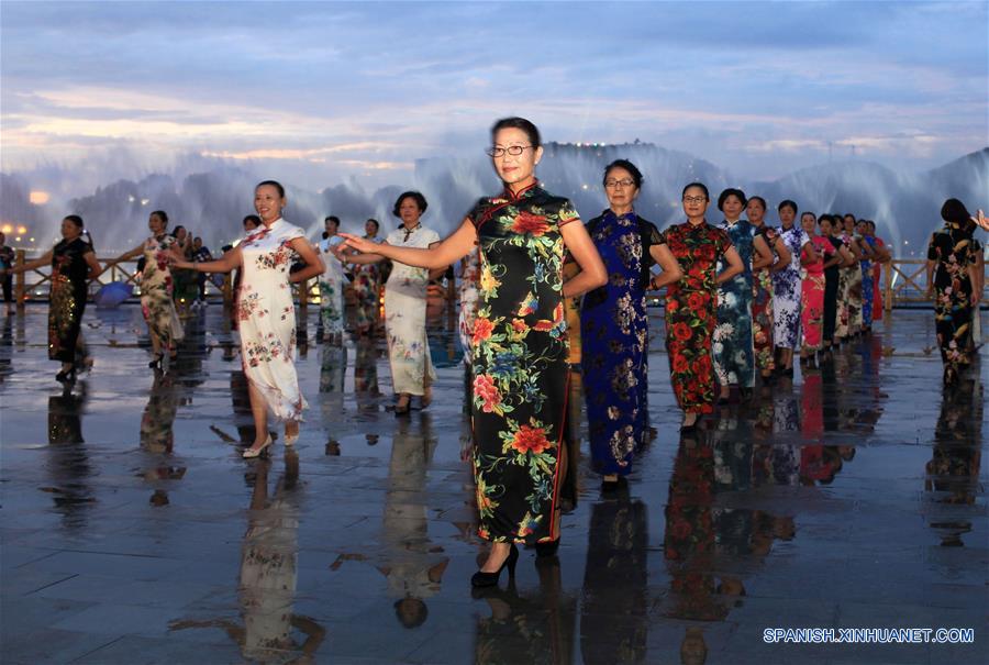 Desfile de Qipao en Guizhou