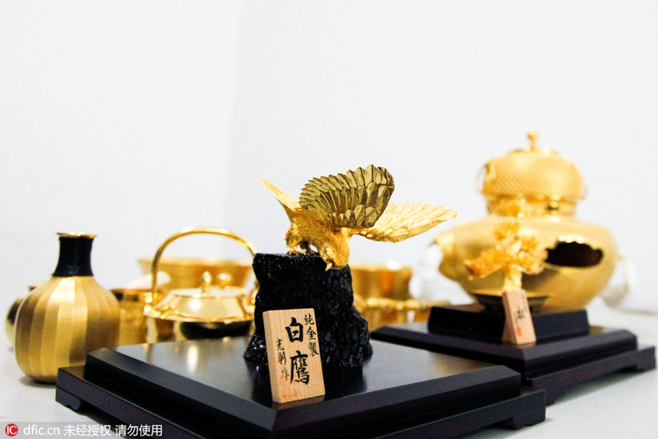 Confiscan objetos de oro valorados en 2.63 millones de yuanes en la Aduana de Qingdao