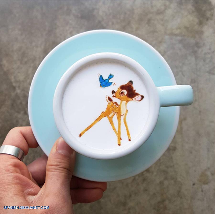 Tazas de café con leche decoradas por barista Lee Kang Bin