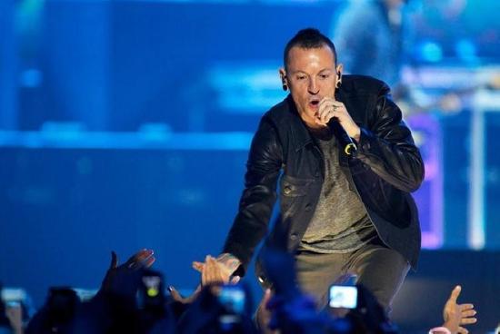 El vocalista principal de Linkin Park se suicida a los 41 a?os