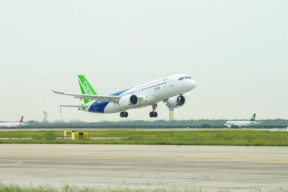 Avión C919 de China cumple segundo vuelo experimental