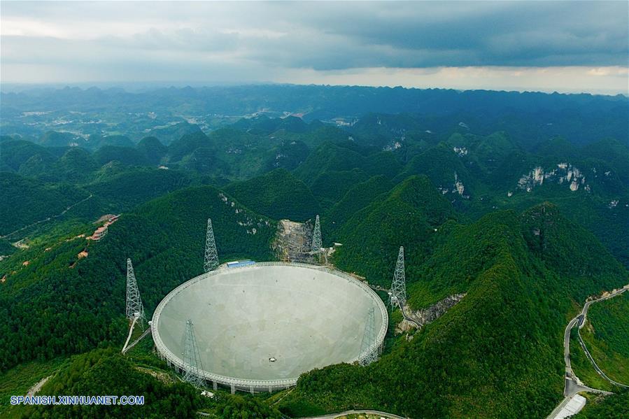 Radiotelescopio FAST de China identifica 11 púlsares