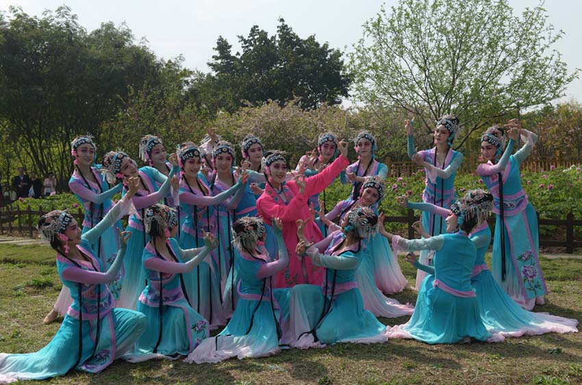 Las artes tradicionales chinas engalanan el campus de la Universidad de Chongqing