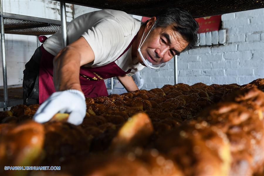 Chang Sanwen: artesano que dedica su vida a la elaboración de pasteles de luna