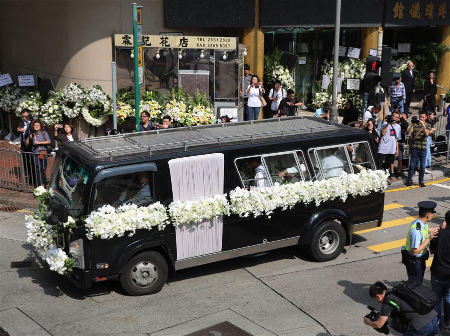 Lectores ofrecen sus condolencias al fallecido escritor Jin Yong en Hong Kong