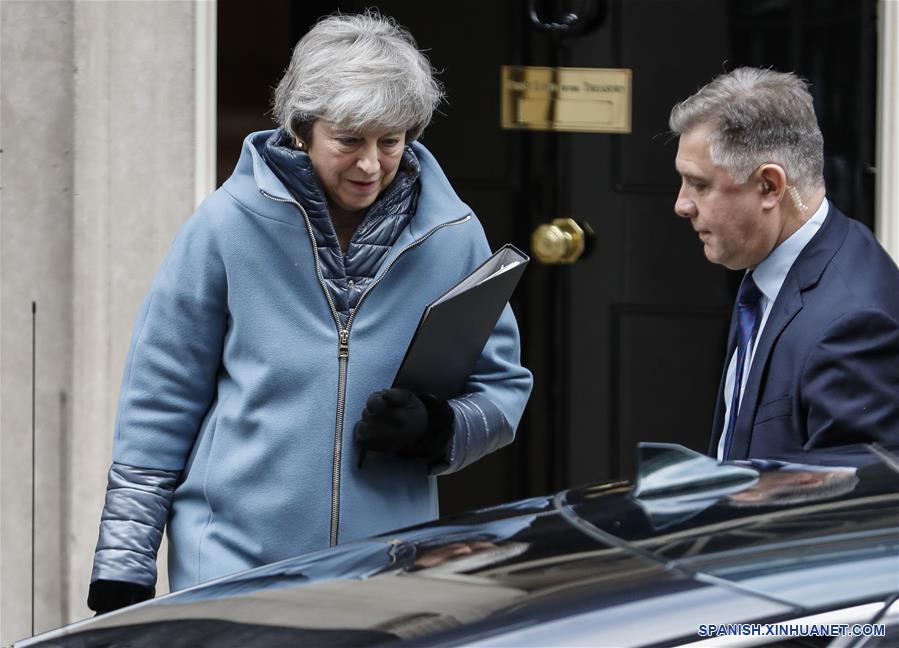 Parlamento británico vota contra moción de primera ministra sobre Brexit