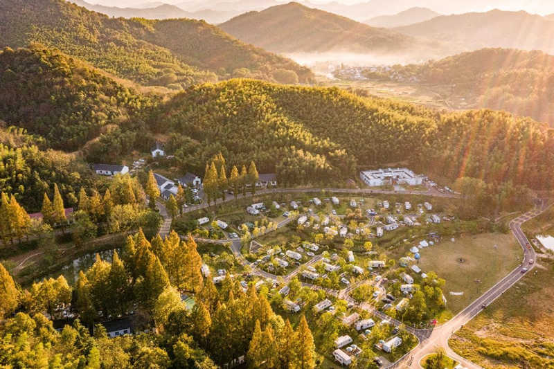 El 4 de octubre de 2021, un campamento de caravanas en la aldea Zhongfen en Suncun, ciudad de Wuhu, provincia de Anhui. Xiao Benxiang/Pueblo en Línea