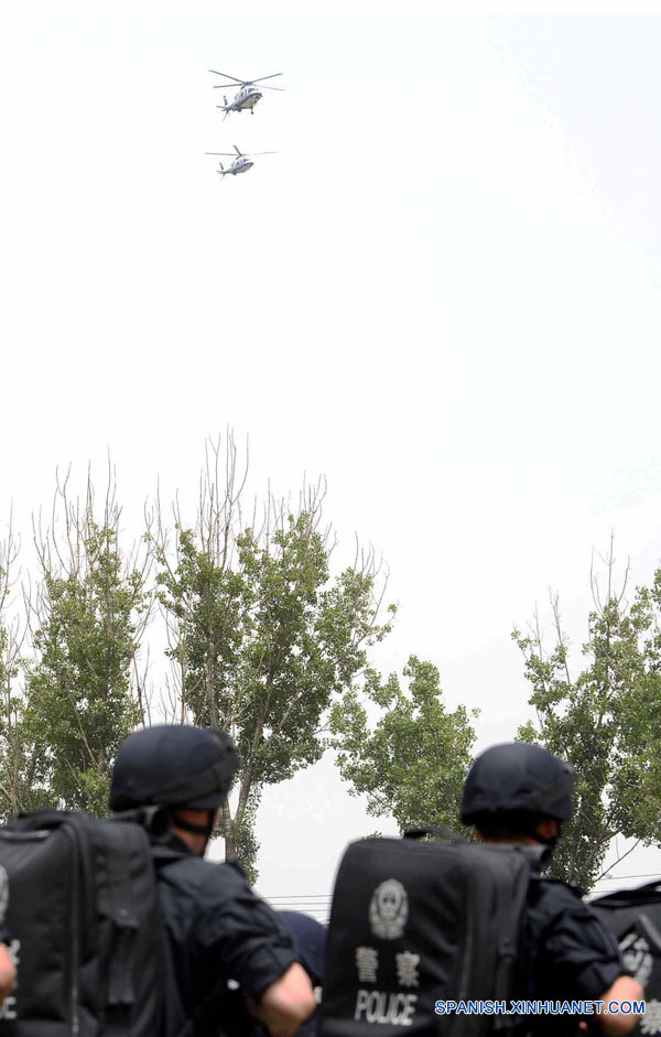 Policía de Beijing realiza ejercicio contra terrorismo